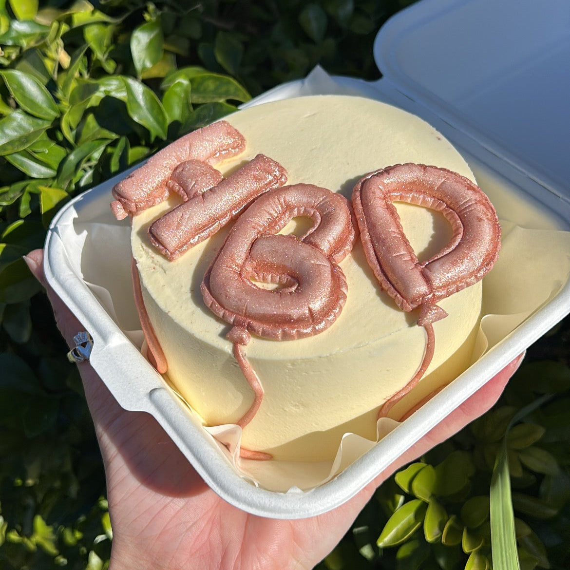 Balloon Bento Cake right side view