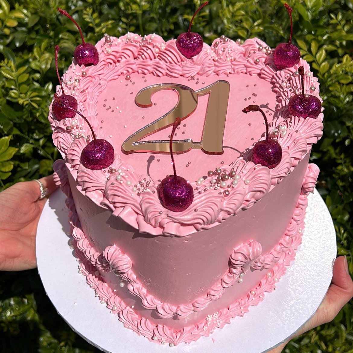 Retro Heart Cake front view pink 21