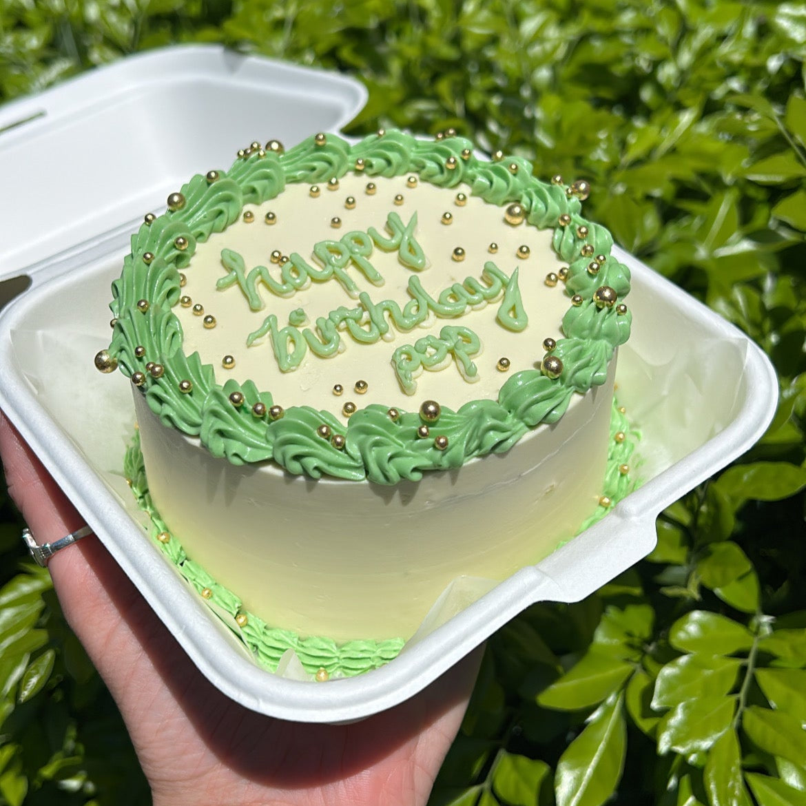 Vintage Vibes Bento Cake | ビンテージのお弁当ケーキ