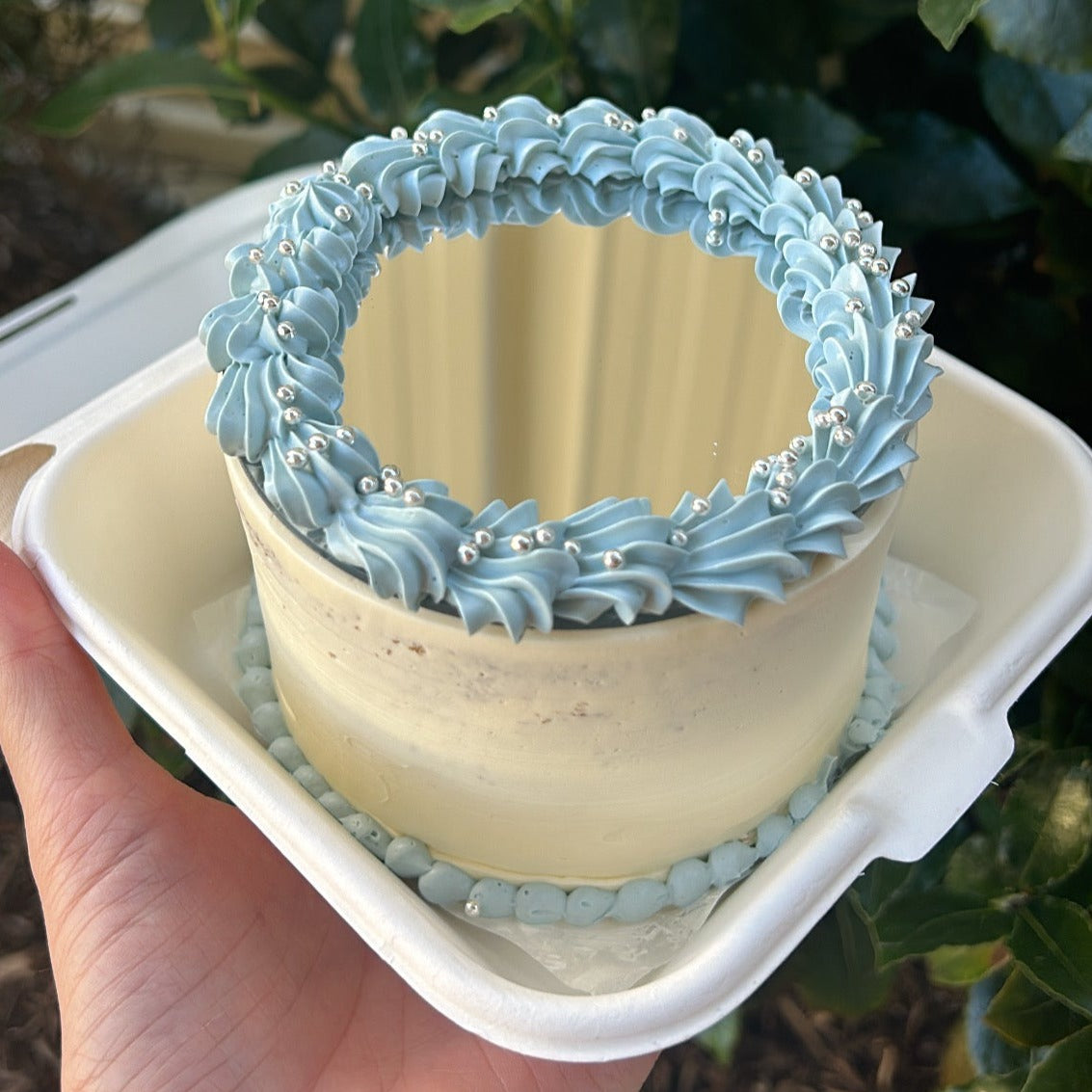 Look At Me Bento Cake blue side view