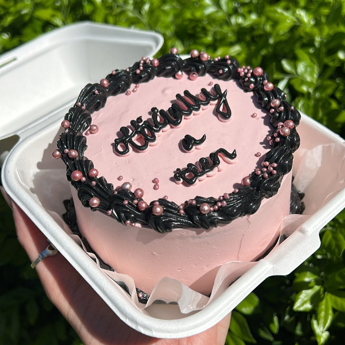 Vintage Vibes Bento Cake | ビンテージのお弁当ケーキ