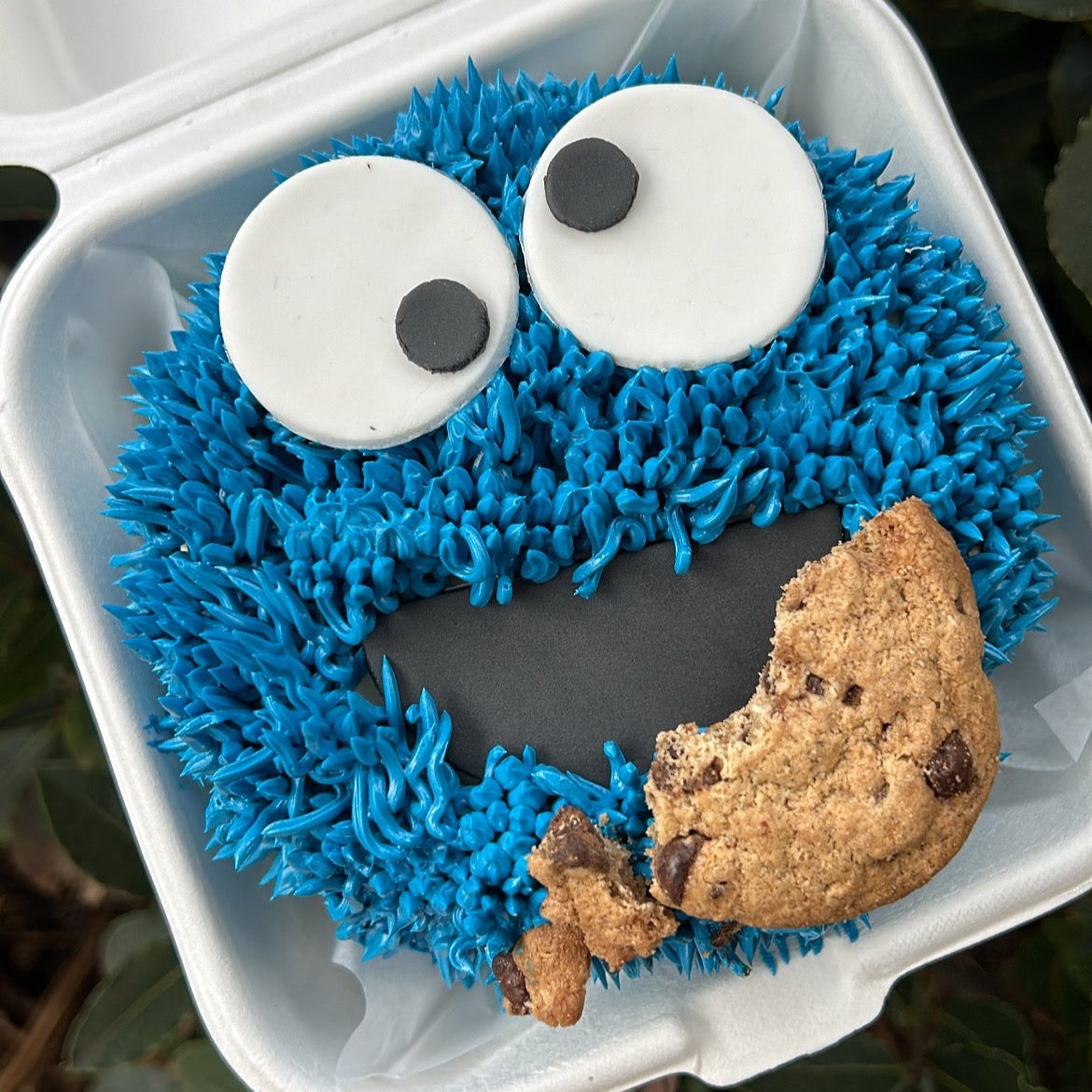 Cookie Monster Bento Cake top view