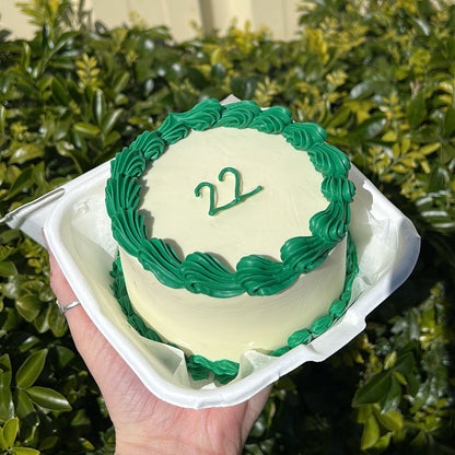 Vintage Vibes Bento Cake | ビンテージのお弁当ケーキ