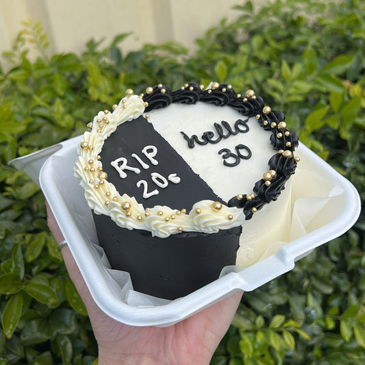 Half Dead Bento Cake | 半分死んだ弁当ケーキ