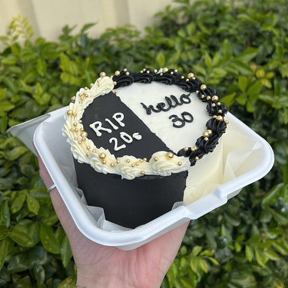 Half Dead Bento Cake | 半分死んだ弁当ケーキ